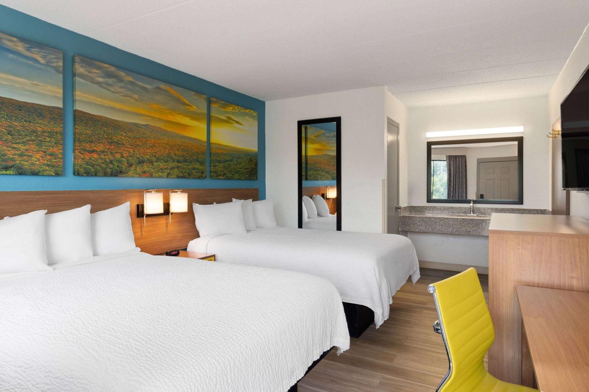Day'S Inn & Suites By Wyndham Indianapolis Airport East 外观 照片