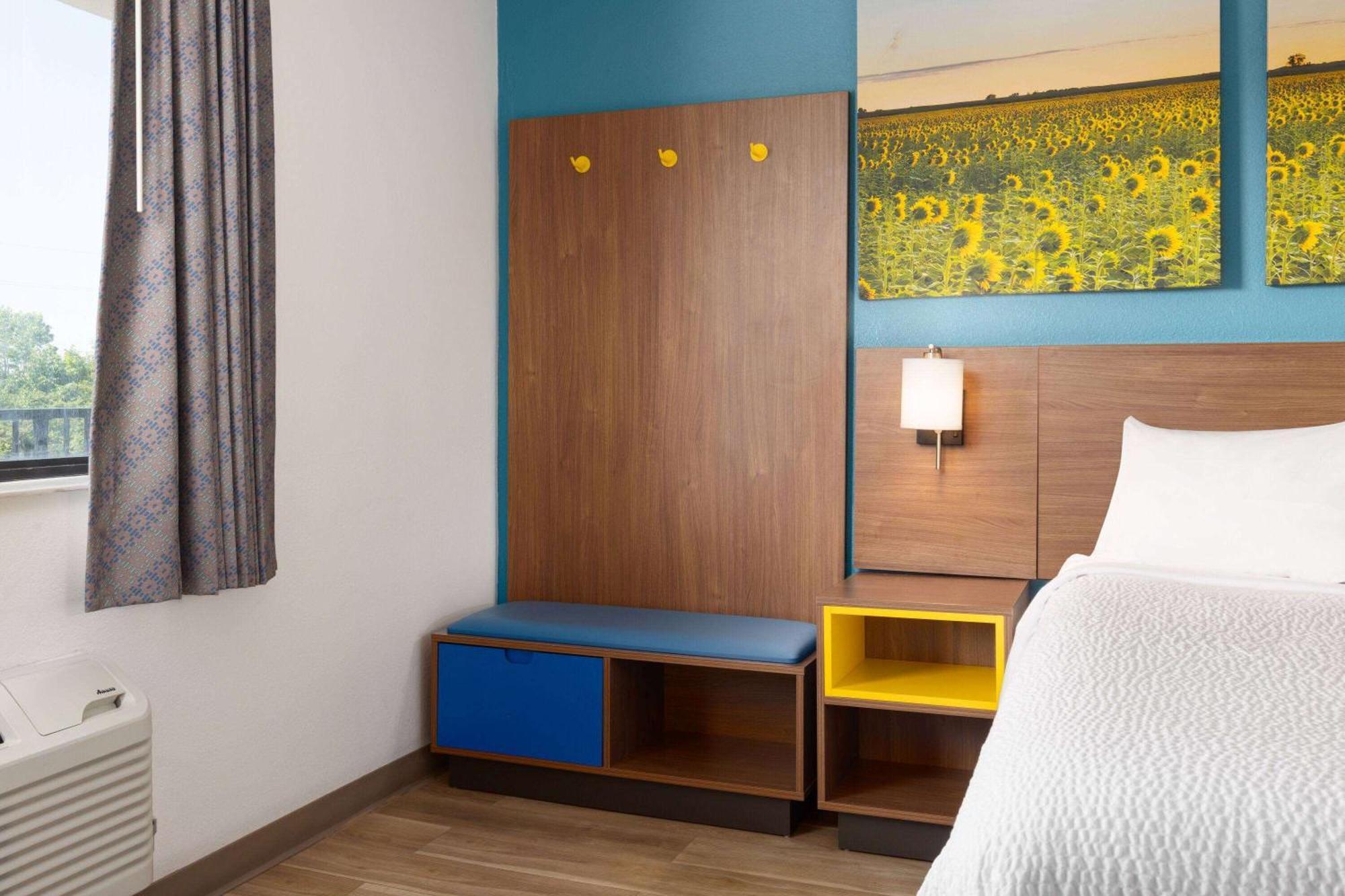 Day'S Inn & Suites By Wyndham Indianapolis Airport East 外观 照片