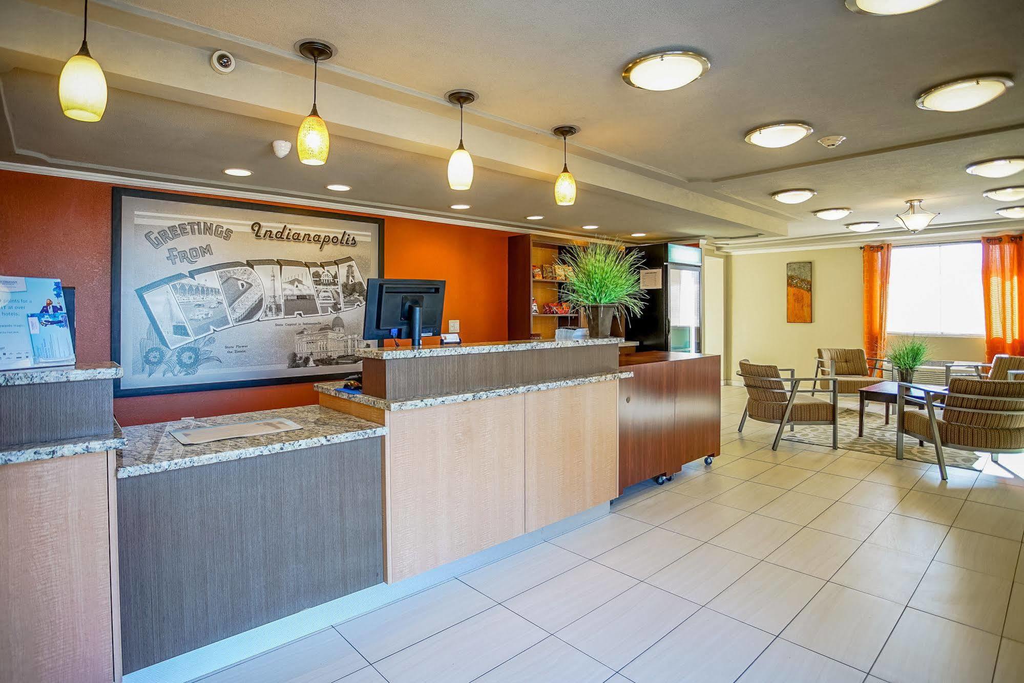 Day'S Inn & Suites By Wyndham Indianapolis Airport East 外观 照片
